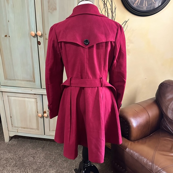 Women's Double-Breasted Red Trench Coat - Picture 4 of 6
